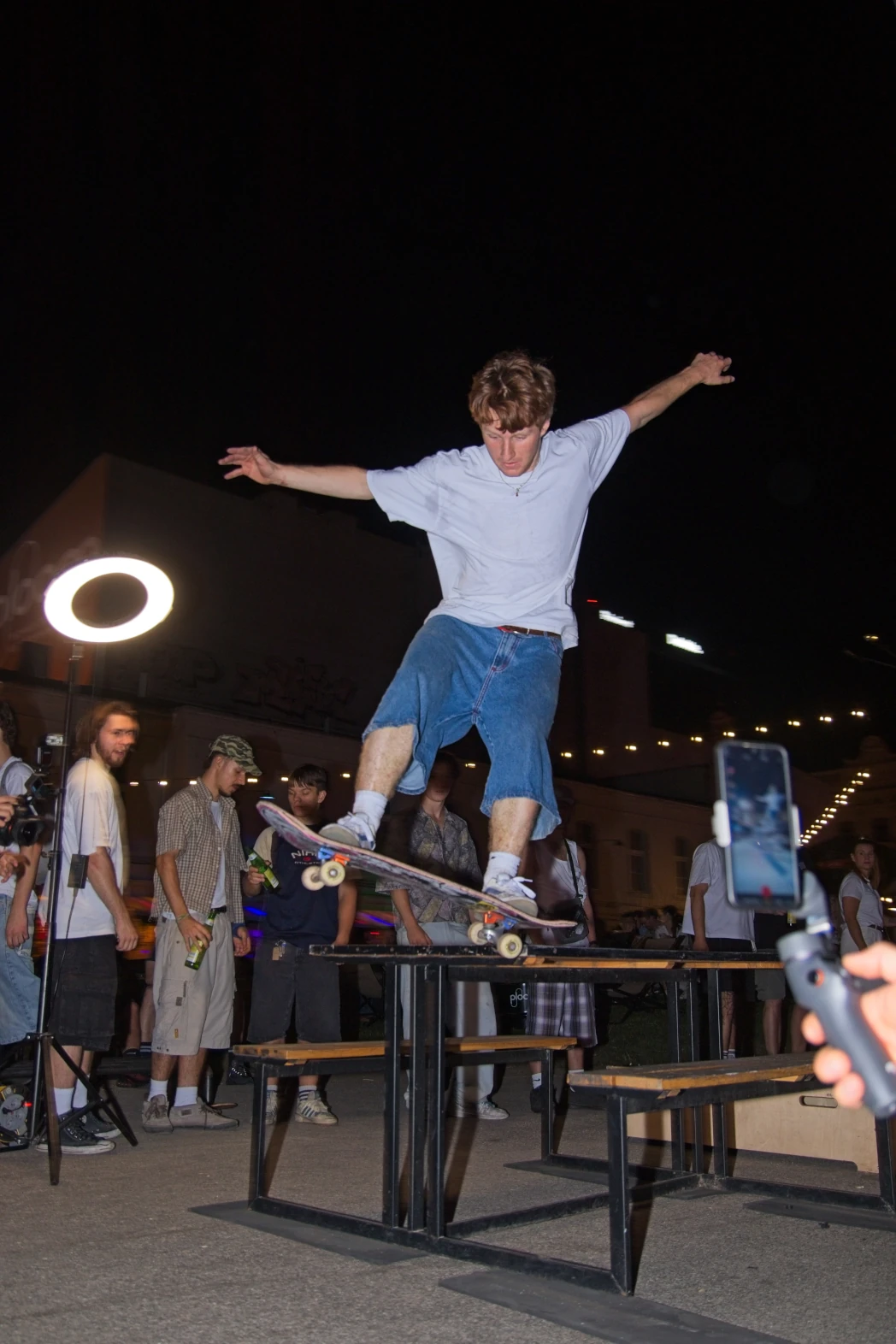 Pokaz sztuczek na deskorolce